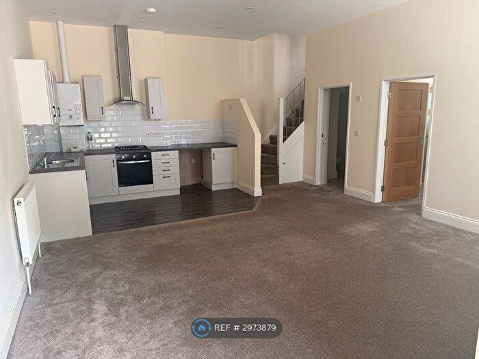 2 Bedroom Maisonette To Rent In Honestone St, Bideford, EX39