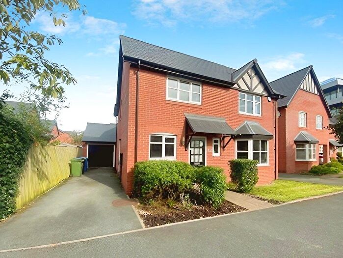 4 Bedroom Detached House To Rent In Woodfield Road, Broadheath, Altrincham, Cheshire, WA14