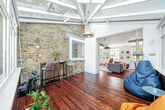 2 Bedroom Apartment To Rent In North End, Hampstead, NW3