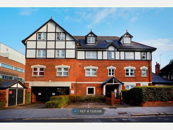 2 Bedroom Flat To Rent In Keys Court, Croydon CR0