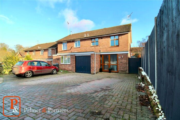 3 Bedroom Semi-Detached House For Sale In Stamford Close, Ipswich, Suffolk, IP2