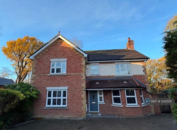 4 Bedroom Detached House To Rent In Whitehall Lane, Buckhurst Hill, IG9