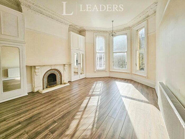 2 Bedroom Flat To Rent In Second Avenue, Hove, BN3