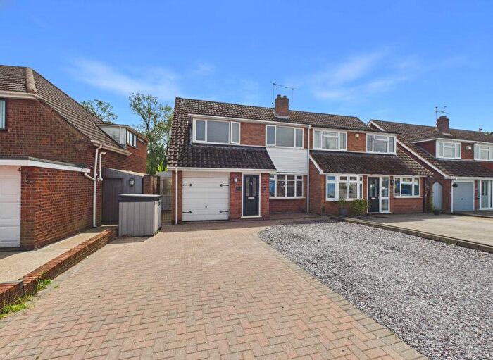3 Bedroom Semi-Detached House For Sale In Dama Road, Fazeley, Tamworth, B78