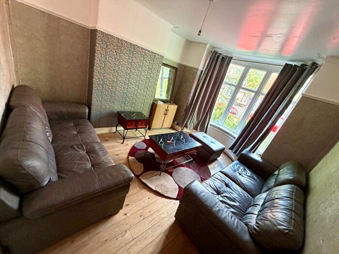 4 Bedroom House To Rent In Hanover Crescent, Greater Manchester, M14
