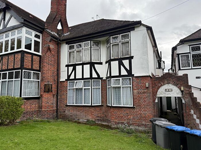 2 Bedroom Maisonette For Sale In Old St Andrews Mansions, London, NW9