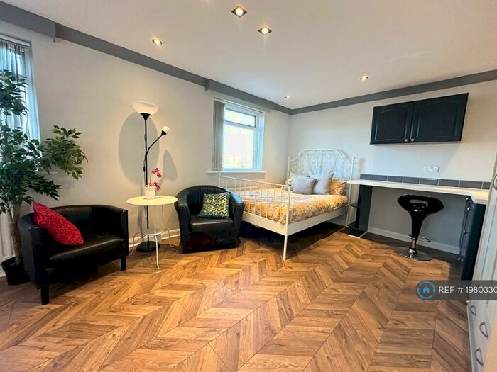 Studio To Rent In Chesters Avenue, Newcastle Upon Tyne, NE12