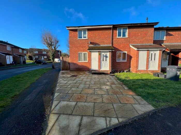 1 Bedroom Maisonette To Rent In The Canadas, Broxbourne EN10