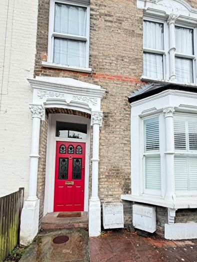 2 Bedroom Flat To Rent In Eldon Road, N22
