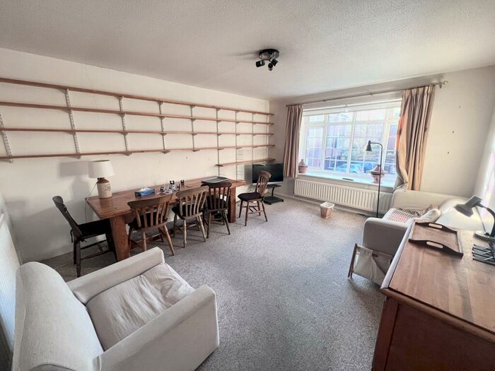 3 Bedroom Terraced House To Rent In Clinton Court, Nottingham, NG1