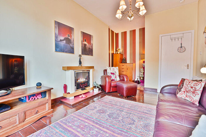 2 Bedroom Flat For Sale In Stewart Street, Clydebank, West Dunbartonshire, G81