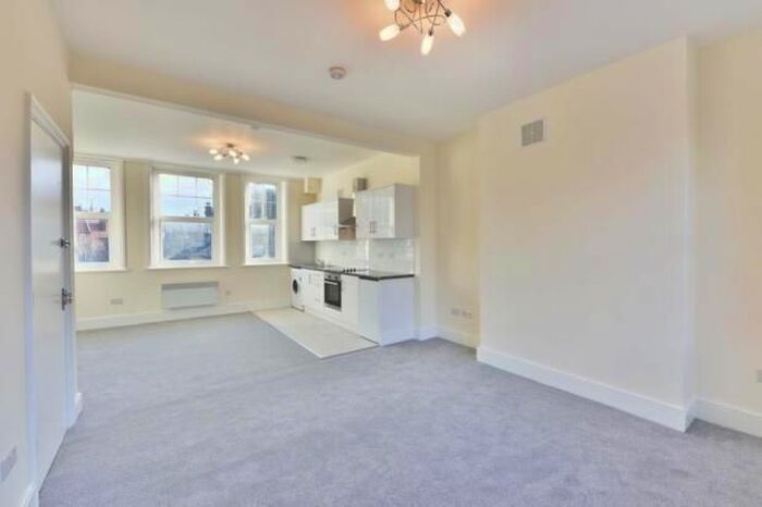 Studio To Rent In Allitsen Road, London, NW8