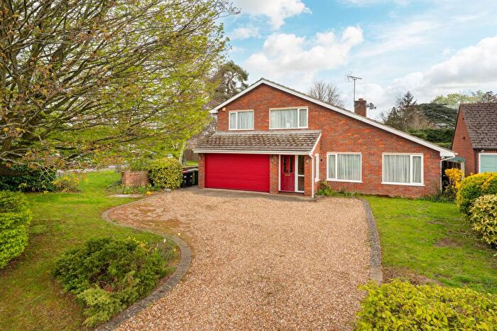 4 Bedroom Detached House For Sale In Severn Drive, Newport Pagnell, MK16