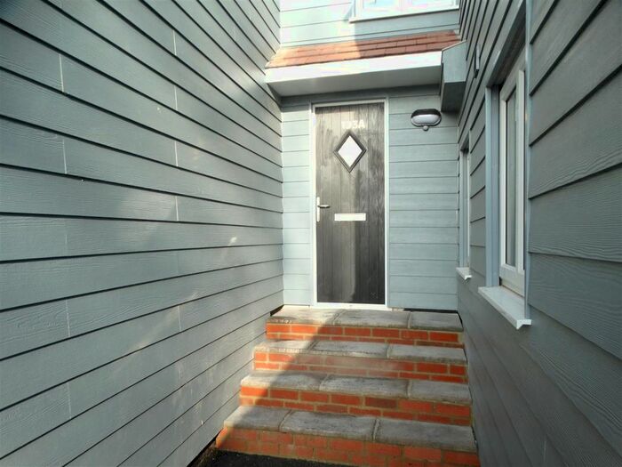 1 Bedroom Flat To Rent In Lower Church Road, Burgess Hill RH15