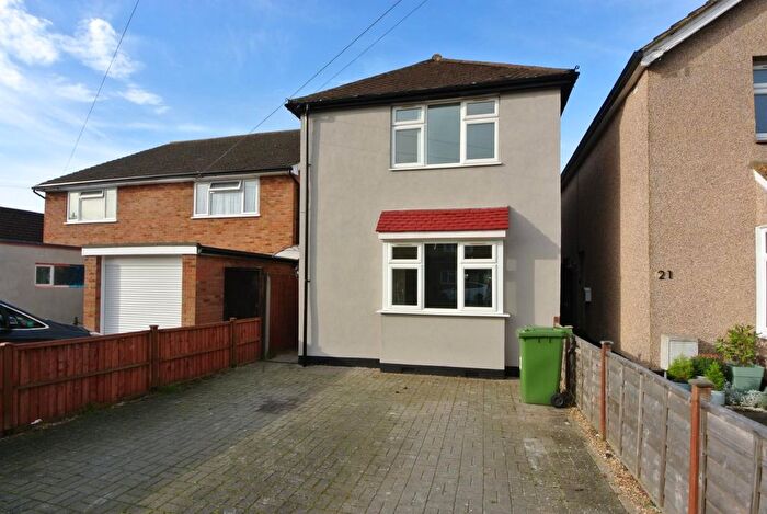 3 Bedroom Property To Rent In Salcombe Road, Ashford, TW15