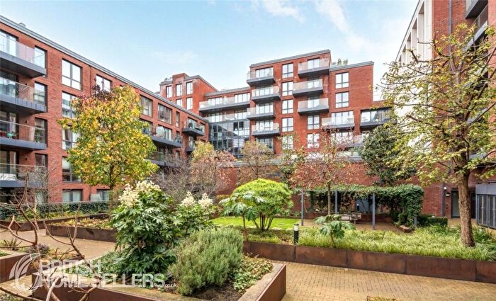 2 Bedroom Flat For Sale In Gaumont Place, London, SW2