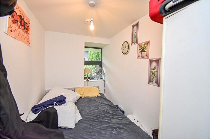 2 Bedroom Apartment To Rent In Carcaixent Square, Newbury, Berkshire, RG14