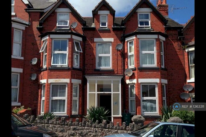 1 Bedroom Flat To Rent In Rhiw Road, Colwyn Bay, LL29