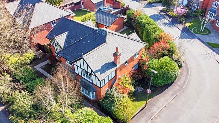 5 Bedroom Detached House For Sale In Mere Oaks, Standish, Wigan, WN1