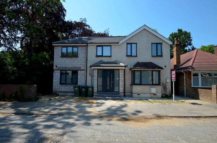 1 Bedroom Detached House To Rent In Marlborough Road, Ashford, TW15