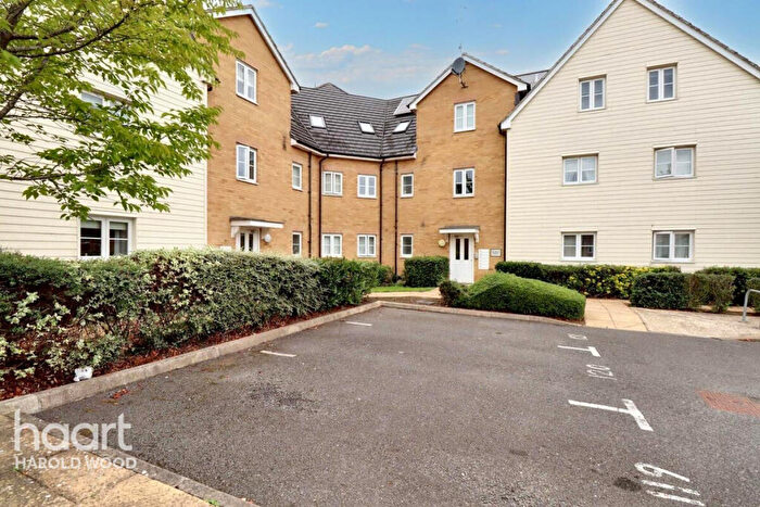 2 Bedroom Flat For Sale In Brick Kiln Road, Romford, RM3