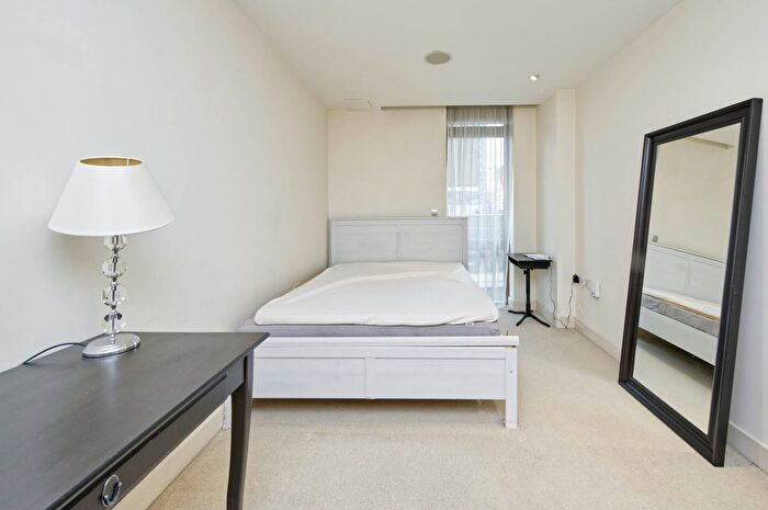 2 Bedroom Flat For Sale In Lymington Road, London, NW6