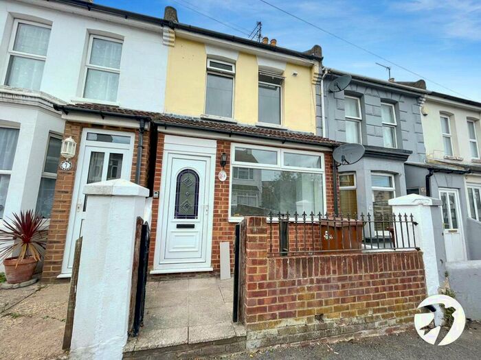 3 Bedroom Terraced House To Rent In Milton Road, Gillingham, Kent, ME7