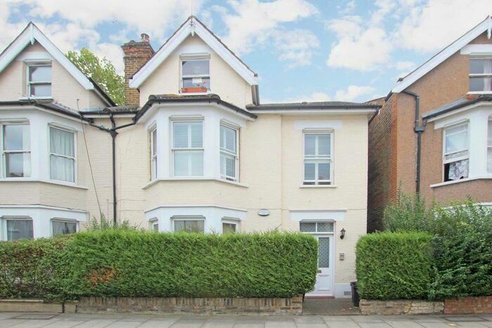 1 Bedroom Flat To Rent In Larkfield Road, Richmond, TW9