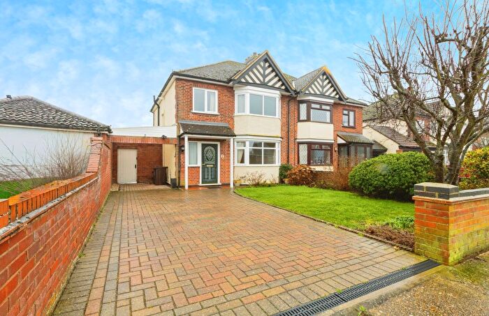 3 Bedroom Semi-Detached House For Sale In All Saints Avenue, Colchester, CO3
