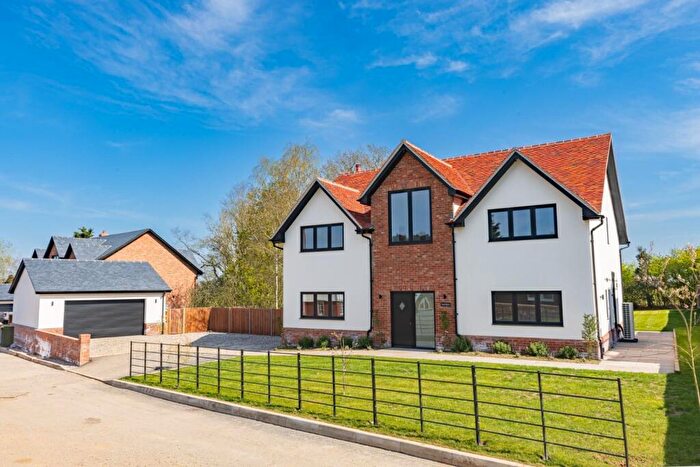 4 Bedroom Detached House For Sale In Sparlings Farm, Chelmsford Road, Dunmow, CM6
