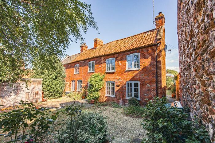 4 Bedroom Semi-Detached House For Sale In Heritage Meets Modern Living In Ringstead, PE36