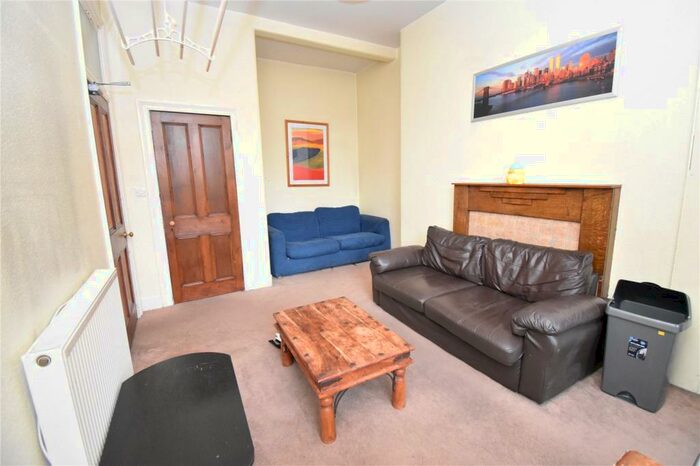 3 Bedroom Flat To Rent In Falcon Gardens, Morningside, Edinburgh, EH10