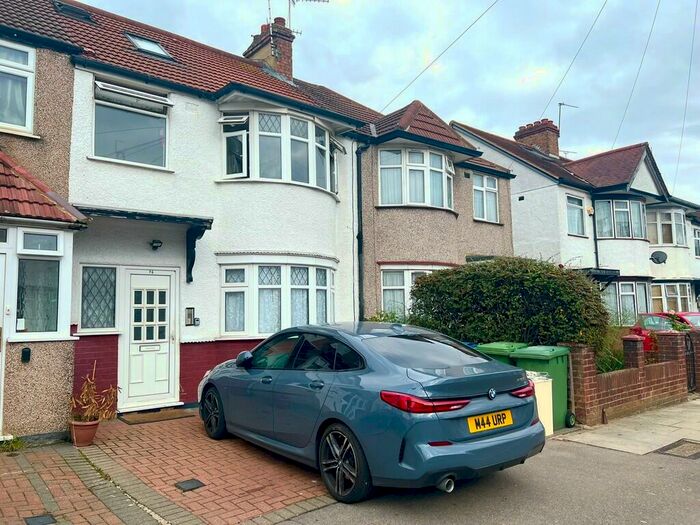 Studio To Rent In Carmelite Road, Harrow, HA3
