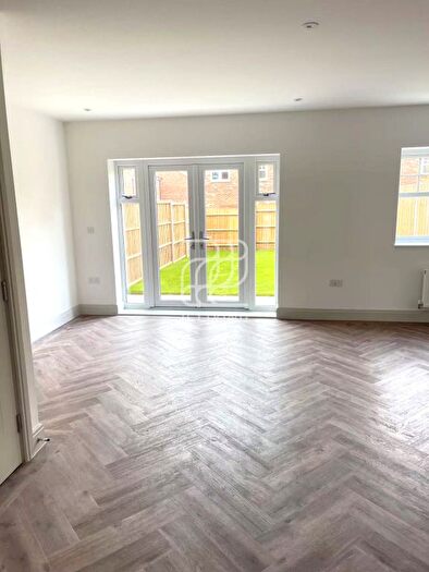 3 Bedroom Semi-Detached House To Rent In Fleet, GU51