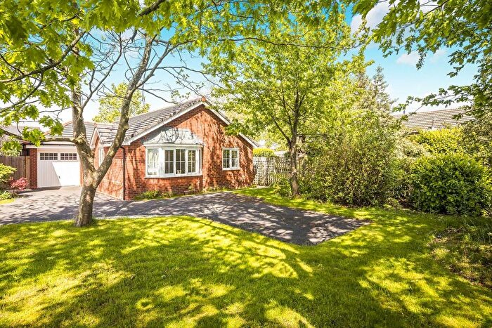 3 Bedroom Bungalow For Sale In George Close, Vicars Cross, Chester, CH3