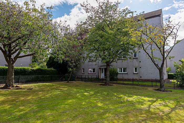2 Bedroom Flat For Sale In Oxgangs Avenue, Edinburgh, EH13