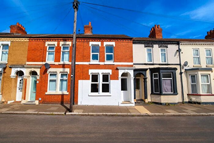 3 Bedroom Terraced House For Sale In Newcombe Road, St James, NN5