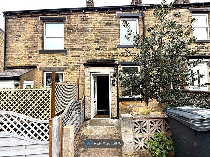2 Bedroom Terraced House To Rent In Emscote Grove, Halifax, HX1