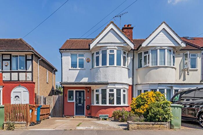 4 Bedroom Semi-Detached House To Rent In Warden Avenue, Harrow, HA2