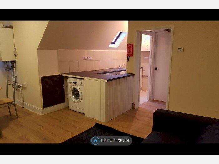 1 Bedroom Flat To Rent In Mansfield Road, Nottinghamshire, NG5
