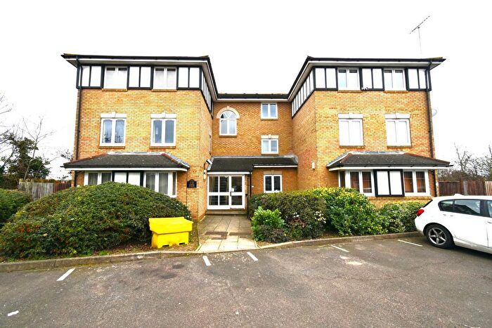 2 Bedroom Flat To Rent In Aspen Court, Norfolk Close, Dartford, DA1