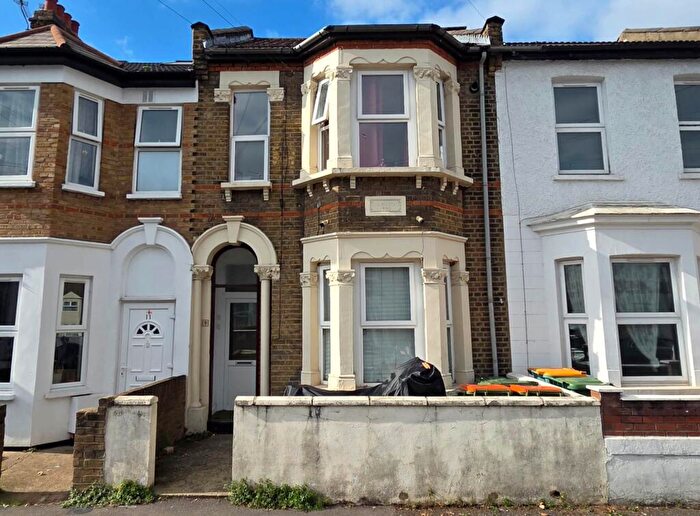 2 Bedroom Flat For Sale In Spencer Road, London, E6
