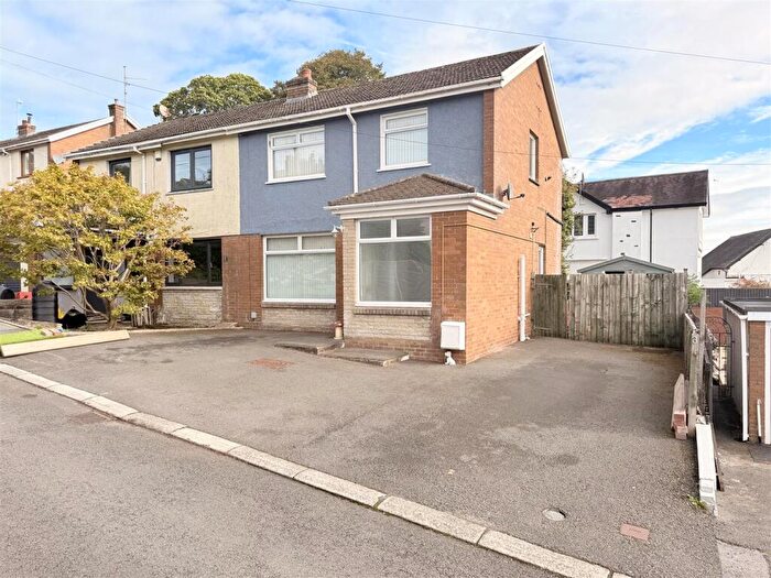 3 Bedroom Semi-Detached House For Sale In Ael Y Bryn Close, Llanelli, SA15