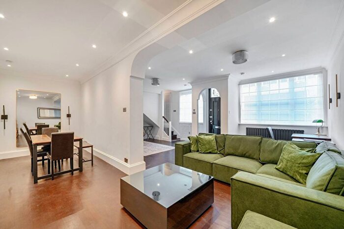 3 Bedroom Mews For Sale In Elvaston Mews, South Kensington, London, SW7
