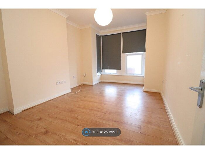 2 Bedroom Flat To Rent In Ashgrove Road, Ilford, IG3