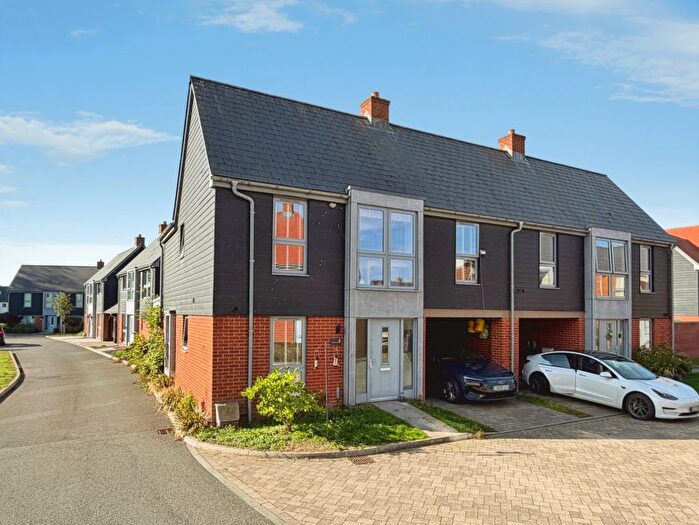 3 Bedroom Property To Rent In Sandpiper Row, Ashford, TN24