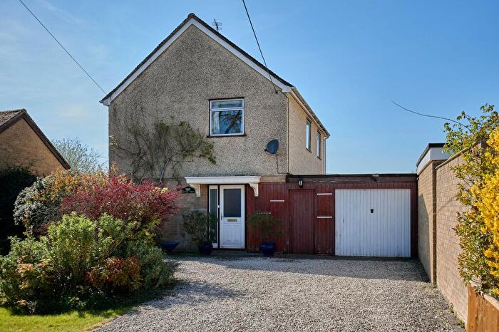 3 Bedroom Detached House For Sale In Sunset View, Common Road, North Leigh, OX29