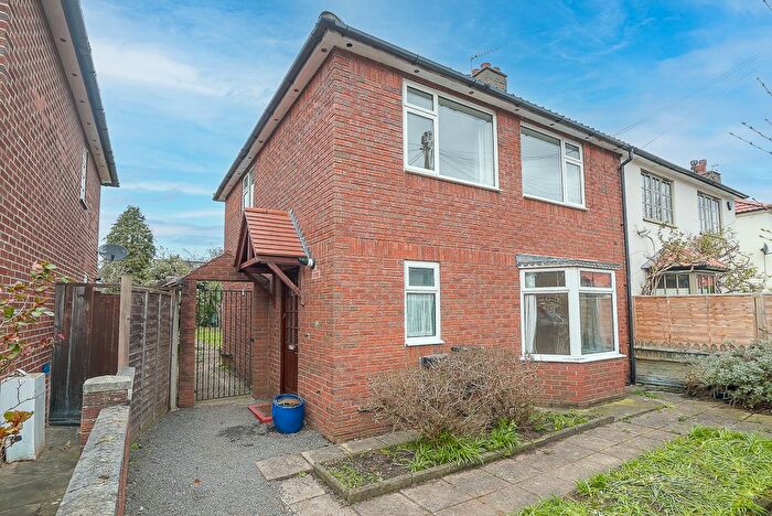 2 Bedroom Semi-Detached House To Rent In Howsman Road, London, SW13