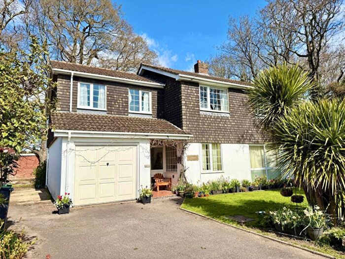 4 Bedroom Detached House For Sale In Wingfield Avenue, Highcliffe On Sea, Christchurch, Dorset, BH23