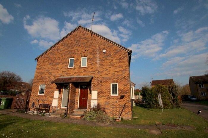 2 Bedroom Property To Rent In Willow Tree Glade, Calcot, Reading, RG31